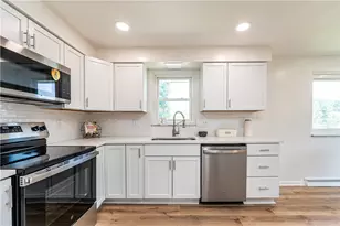 1110 Skyline Dr, Hempfield Township, PA 15601 - Photo 11