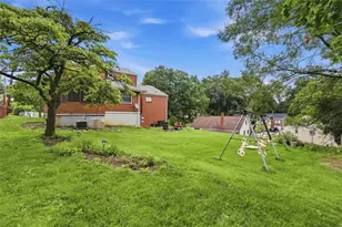 272 Lynn Dr, Pittsburgh, PA 15236 - Photo 33