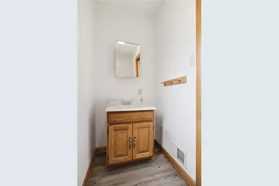 208 W New Castle St, Zelienople, PA 16063 - Photo 17