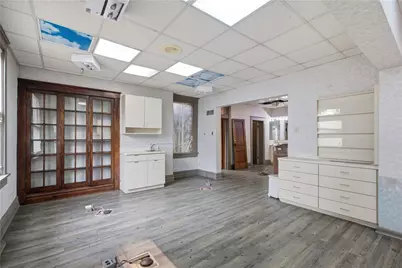 208 W New Castle St, Zelienople, PA 16063 - Photo 11