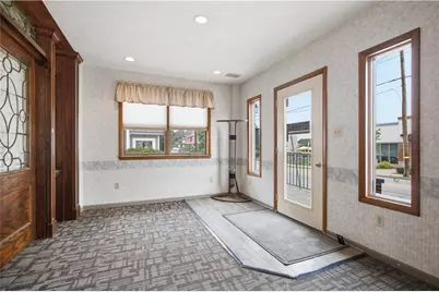 208 W New Castle St, Zelienople, PA 16063 - Photo 5