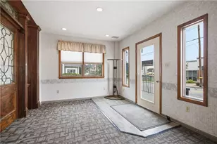 208 W New Castle St, Zelienople, PA 16063 - Photo 5