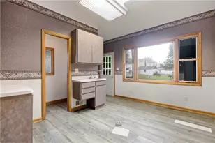 208 W New Castle St, Zelienople, PA 16063 - Photo 17