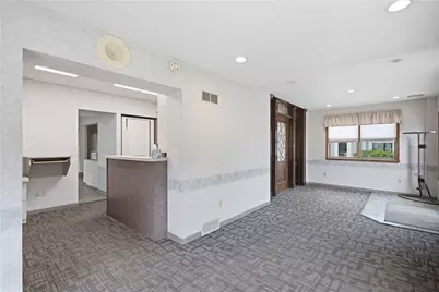 208 W New Castle St, Zelienople, PA 16063 - Photo 7