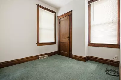208 W New Castle St, Zelienople, PA 16063 - Photo 29