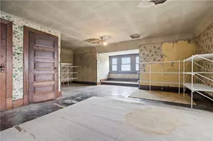208 W New Castle St, Zelienople, PA 16063 - Photo 31