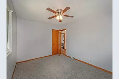 456 Regency Dr, Pittsburgh, PA 15239 - Photo 13