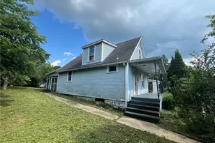 255 Hamilton Ave, Farrell, PA 16121 - Photo 3