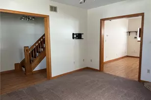 121 Hamilton Ave, Vandergrift, PA 15690 - Photo 3