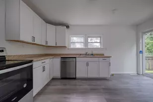 517 Moray Ln, Elizabeth Twp/Boro, PA 15601 - Photo 7