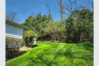 106 Elise Dr, Center Township, PA 16001 - Photo 35