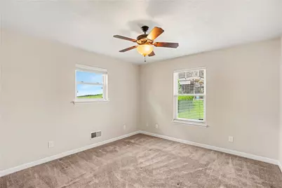618 Locust St, Coraopolis, PA 15108 - Photo 9