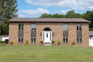 31 Aylesworth Way, Liberty Township, PA 16127 - Photo 3