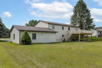 31 Aylesworth Way, Liberty Township, PA 16127 - Photo 7