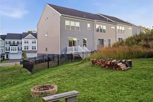650 Olivia St, Collier Township, PA 15205 - Photo 7