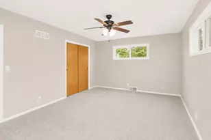 224 White Oak Dr, Allegheny Township, PA 15068 - Photo 9