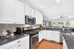 2135 Shawnee Dr, South Strabane, PA 15301 - Photo 7