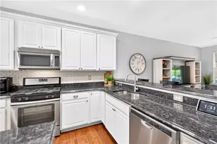 2135 Shawnee Dr, South Strabane, PA 15301 - Photo 9