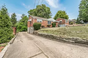 1608 Blossom Hill, Pittsburgh, PA 15234 - Photo 17