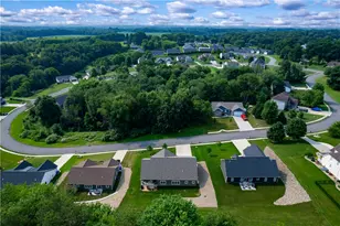 2236 Shannon Mills Dr, Connoquenessing Township, PA 16053 - Photo 5