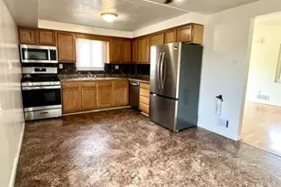 3219 Valewood Dr, Munhall, PA 15120 - Photo 7