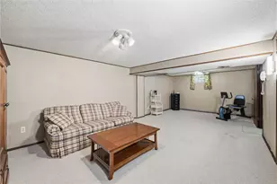 254 Parkedge Rd, Green Tree, PA 15220 - Photo 23