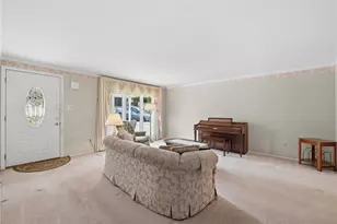 254 Parkedge Rd, Green Tree, PA 15220 - Photo 5