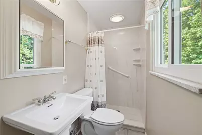 254 Parkedge Rd, Green Tree, PA 15220 - Photo 17