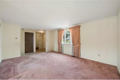 132 Tippecanoe Dr, Hempfield Township, PA 15601 - Photo 5