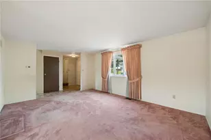 132 Tippecanoe Dr, Hempfield Township, PA 15601 - Photo 5