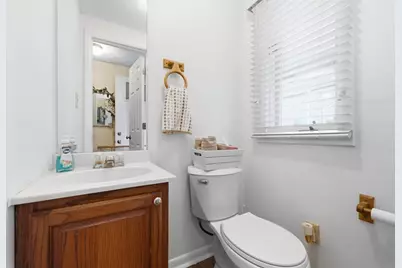 105 Old Village Ln, Bethel Park, PA 15102 - Photo 15