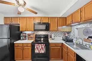 105 Old Village Ln, Bethel Park, PA 15102 - Photo 9