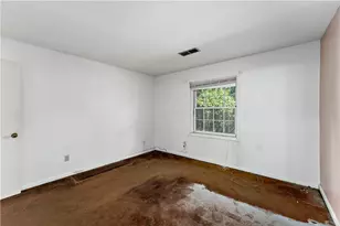 980 Chatham Park Dr, Scott Township, PA 15216 - Photo 13