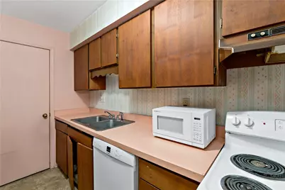 980 Chatham Park Dr #K, Scott Township, PA 15216 - Photo 9