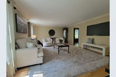 121 Berwyn Rd, Ross Twp, PA 15237 - Photo 9