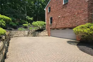 121 Berwyn Rd, Ross Twp, PA 15237 - Photo 5