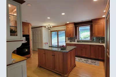 121 Berwyn Rd, Ross Twp, PA 15237 - Photo 15