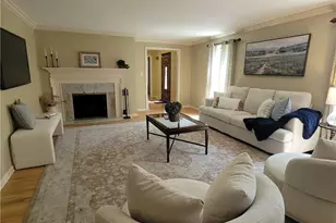 121 Berwyn Rd, Ross Twp, PA 15237 - Photo 5