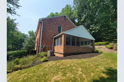 121 Berwyn Rd, Ross Twp, PA 15237 - Photo 3
