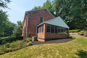 121 Berwyn Rd, Ross Twp, PA 15237 - Photo 3