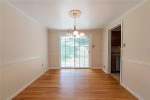 200 Foxcroft Rd, Scott Township, PA 15220 - Photo 15