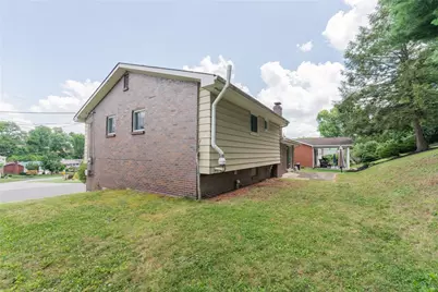 200 Foxcroft Rd, Scott Township, PA 15220 - Photo 43