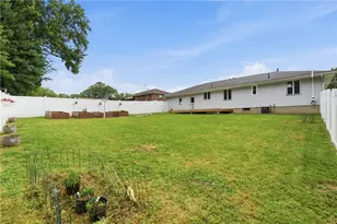 322 Fredrick Dr, Farrell, PA 16121 - Photo 23