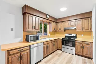 322 Fredrick Dr, Farrell, PA 16121 - Photo 5