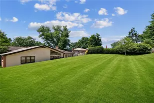 5044 Sequoia Ct, Export, PA 15632 - Photo 5