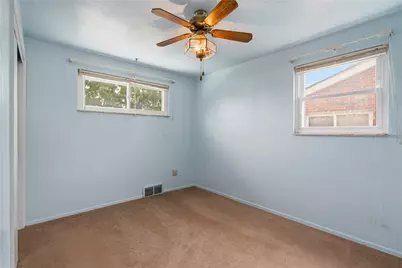 588 Lindsay Rd, Scott Township, PA 15106 - Photo 11