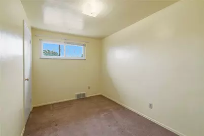 588 Lindsay Rd, Scott Township, PA 15106 - Photo 13