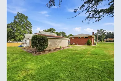 606 Golf Course Rd, Hopewell Township, PA 15001 - Photo 25