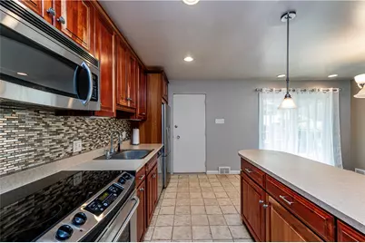 704 King St, White Oak, PA 15132 - Photo 9