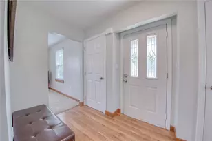 102 Bayberry Ln, Cranberry Township, PA 16066 - Photo 3